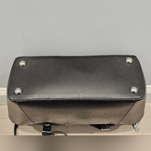 *NEW* Michael Kors Jet Set Saffiano Leather Top-Zip Tote Bag Bag (Black) - Picture 6 of 7